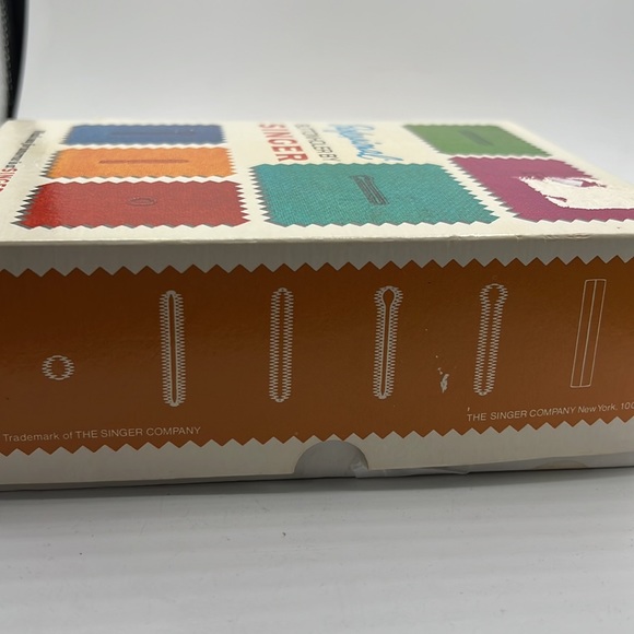 Singer Professional Buttonholder - Picture 3 of 5